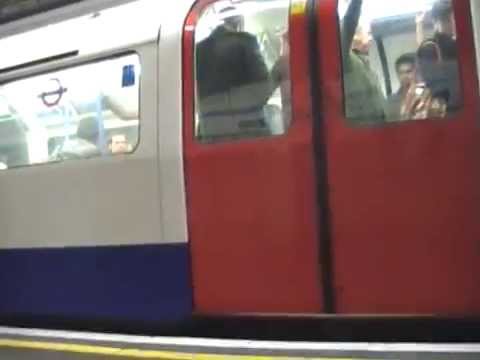 Victoria line - Victoria (22-10-2008) 1