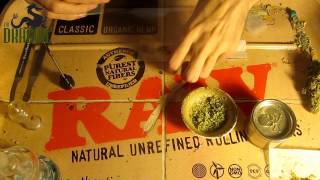 Rolling with &#39;The Greats&#39; Rizla, Zig Zag, and Raw - 3 paper compilation roll