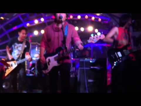 Dichi Michi - Takkan Pergi (Live at Bunk Not Dead Tour 2013 - Kuala Lumpur)
