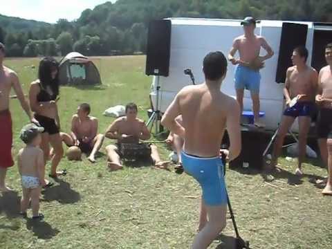 formatia chilotarii de la asau in concert la valea uzului