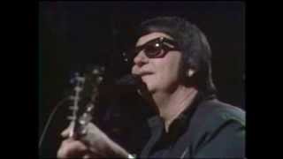 Roy Orbison - Only The Lonely (Live @ Austin City Limits 1982)