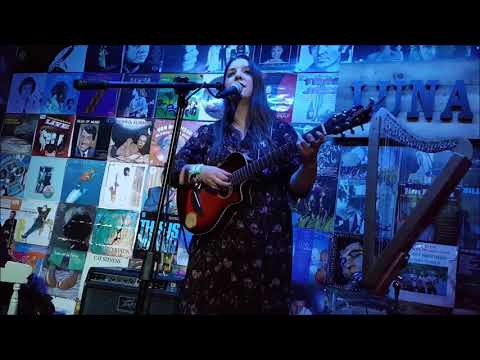 Daisy Chute - Troubadour Boy @ Luna, London 18/07/19