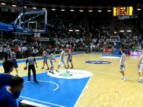 Zadar-Cibona 2. finalna 2010.Tome Ružić poentira u zadnjoj sekundi 1. pol.