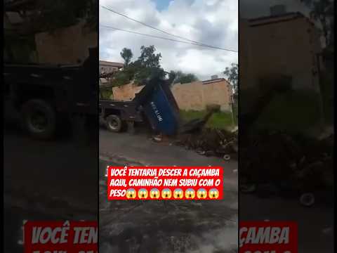 caminhão não subiu e tentando aliviar caiu a carga.#caminhão #caminhoneiro