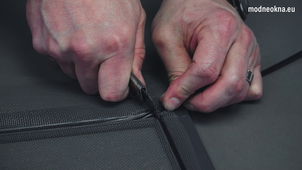 Samodzielne złożenie i montaż moskitiery okiennej na okno