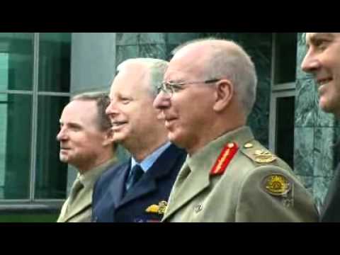 Long-serving defence chief resigns