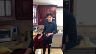 If you put two fingers in your cheek it’s impossible to turn your head to the left? #tiktok #shorts