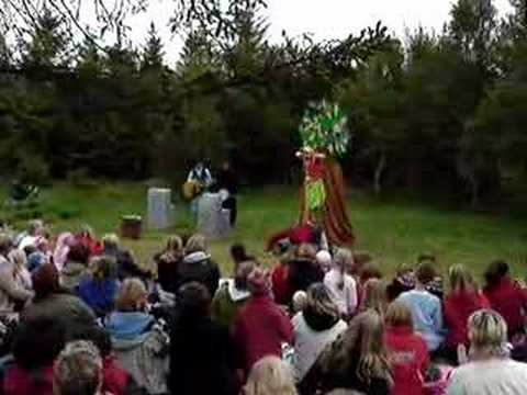 Mikki Refur og Lilli Klifurmús í ærslafullum leik