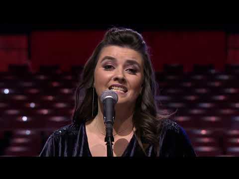 Esther Talia Casey og kammerkórinn Aurora - Þessi fallegi dagur - söngleikurinn 9 líf