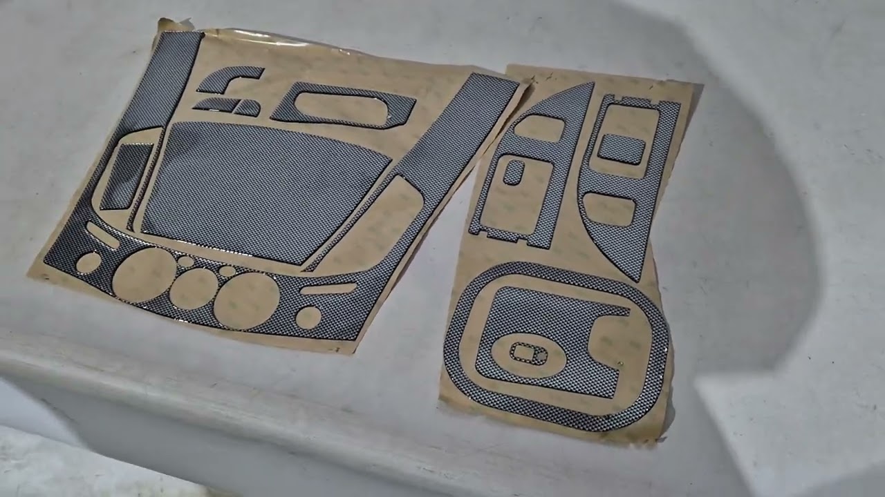 Накладки на панель приборов (13 деталей) Video 1
