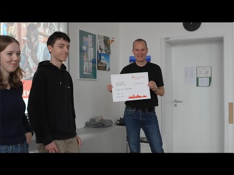 Laufen für den guten Zweck: Schüler übergeben Spenden an „Ärzte ohne Grenzen“