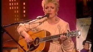 Astrid Nijgh - Tegen beter weten in