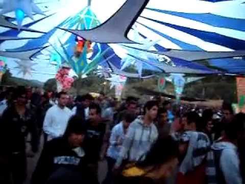 Technodrome ( vs panayota - fallenstar )@ Blissful Festival 2011 part2