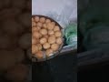 Ngintip Ibu Bikin Kue