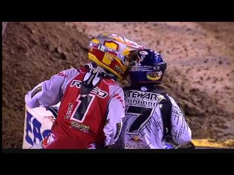 Pelea entre James Stewart y Chad Reed