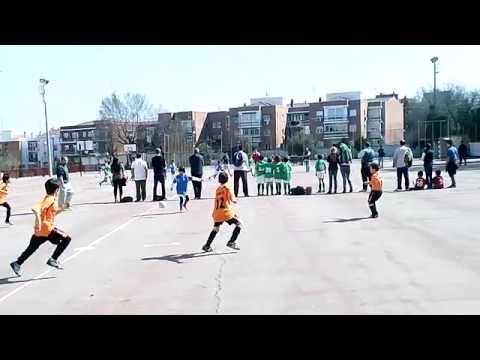 Escuela Deportiva Santa Gema Galgani. Gol jugador equipo fútbol.