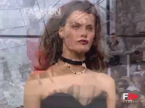 "Louis Vitton" Autumn Winter 2004 2005 Paris 3 of 3 Pret a Porter by FashionChannel