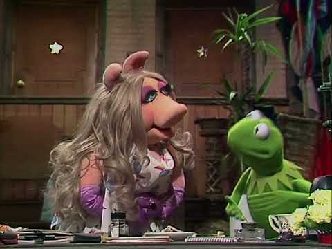 The Muppet Show - Kermit fires Miss Piggy (HD)