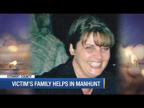 Family of murder victim helps track down accused killer
