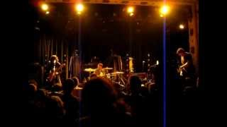 Screaming Females - I Don't Mind It (6/17/11)
