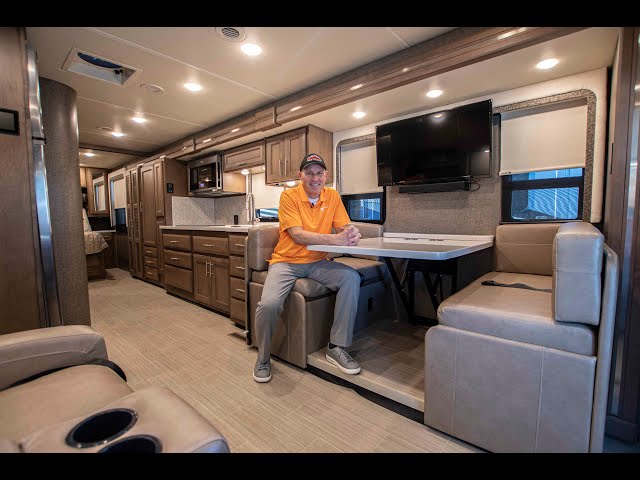 Preview image of 2021 Thor Palazzo 33.6 (17U211012) youtube video