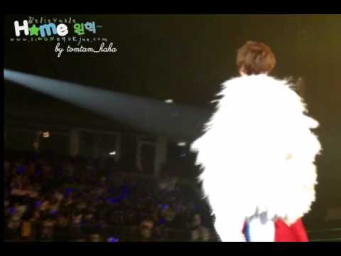 120316 Little Chicken attacked Superman - WONHYUK @ SS4BKK [siWONHYUKjae]
