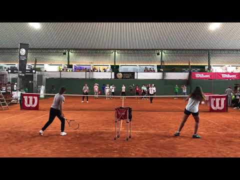 Francisca Jorge e Maria Inês Fonte no Fun Center do Millennium Estoril Open 2019
