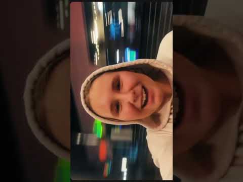 Dizzy, unbothered and having fun😁