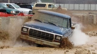 preview picture of video 'Old Ford Pickup Mudding At Gladwin Mud Bog'