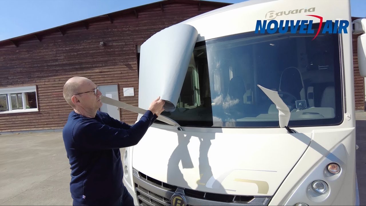 NOUVEL'AIR - Pose des volets triptyque isolants de pare-brise pour camping-car
