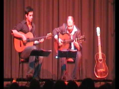 Russian Romani Gypsy Guitar Duo - Otrada - Живет моя отрада