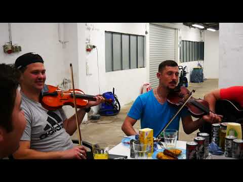 Sijelo kod Ede u Dortmundu..sviraju Sema,Fudo,Micula i Edo