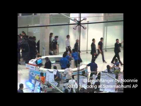 [FANCAM] 160213 Jaejoong walked out & waved @ Suvarnabhumi (JaejahRanger)