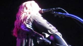 Melissa Etheridge-Drag Me Away-Tampa, FL 7.28.10.wmv