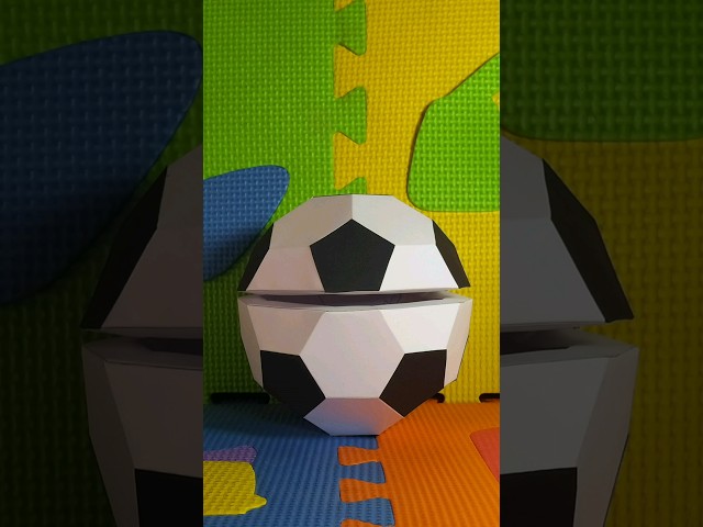 Vídeo relacionado con WERNNSAI 1 rollo de papel de regalo de fútbol de 43 cm x 10 m, doble cara, diseño cuadrado, papel de regalo deportivo para niños, cumpleaños, vacaciones, regalos deportivos