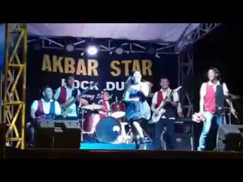 Lucu!!!!tukang kecrek kocak gokil abis,biduan kalah tenar!!