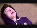 Harry Styles singing Something about the way you ...