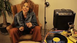 Rita canta Fever di Peggy Lee