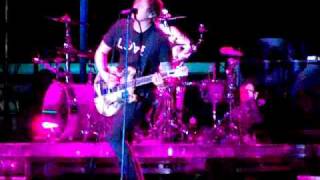 Blink 182 - Stay Together For The Kids (live AZ Fall Frenzy 9/19/09) poor sound