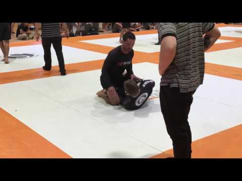 Lineu Vilanova Aet black belt nogi match