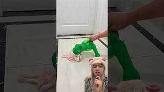 Download lagu LIRILI LARILA IS STINGY⁉️SO THE LIZARD TAKES IT😱🥰 mp3 Download lagu LIRILI LARILA IS STINGY⁉️SO THE LIZARD TAKES IT😱🥰 mp3