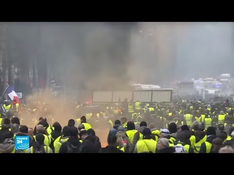 "السترات الصفراء".. التسلسل الزمني لاحتجاج شعبي غير مسبوق في فرنسا