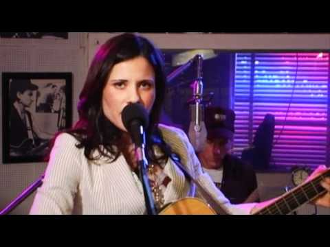 Shannon McNally (Sun Studio Sessions) - "Holdin' On Holdin' Out"