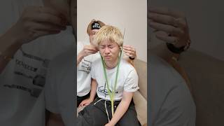 友達のAirPodsにネギをアロンアルファで貼り付けてみた#まさお#AirPods#イヤホン#ダイキ様#アロンアルファドッキリ