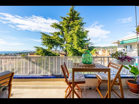 Video del inmueble Renovated apartment with 3 double bedrooms, unobstructed views, communal area and garage