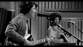 15 In the End - Nick Jonas Video (Itunes Deluxe Edition)