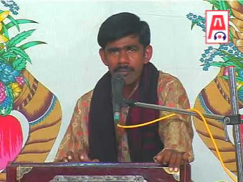 Bharatdan Gadhvi Bhavya Lokdayro Aavo Navlakha Nejadi