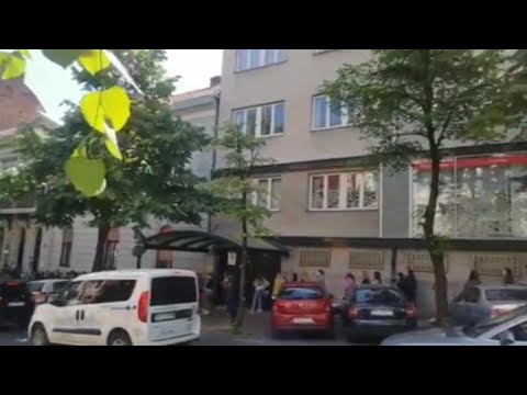 Nedostajao nam je šoping: Dva sata u redu za haljine