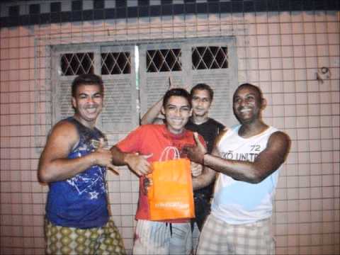 escola de capoeira  ritmo do berimbau