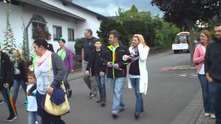preview picture of video 'Kerbumzug Kleestadt 17.08.2014'
